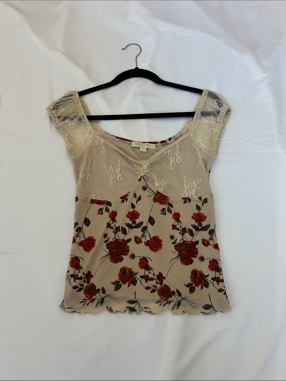 Floral Lace Trim Scoop Neck Top in Beige and Red